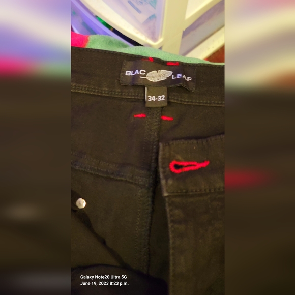 New black leaf jeans, with sick patches and wounded look, relaxed slim fitting. - Picture 6 of 6